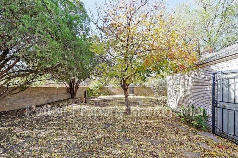 1528 S Lipscomb St - Photo 4 of 24