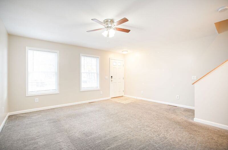 160 Goodwin St - Photo 4 of 15