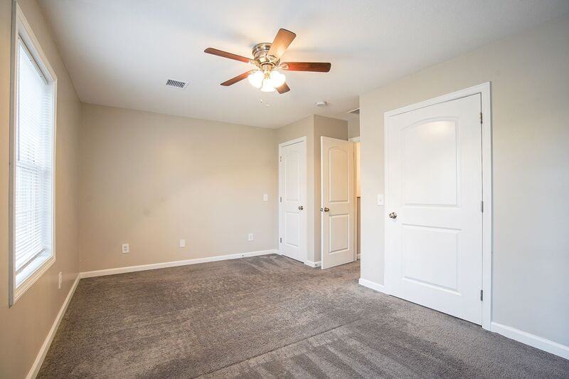 160 Goodwin St - Photo 5 of 15