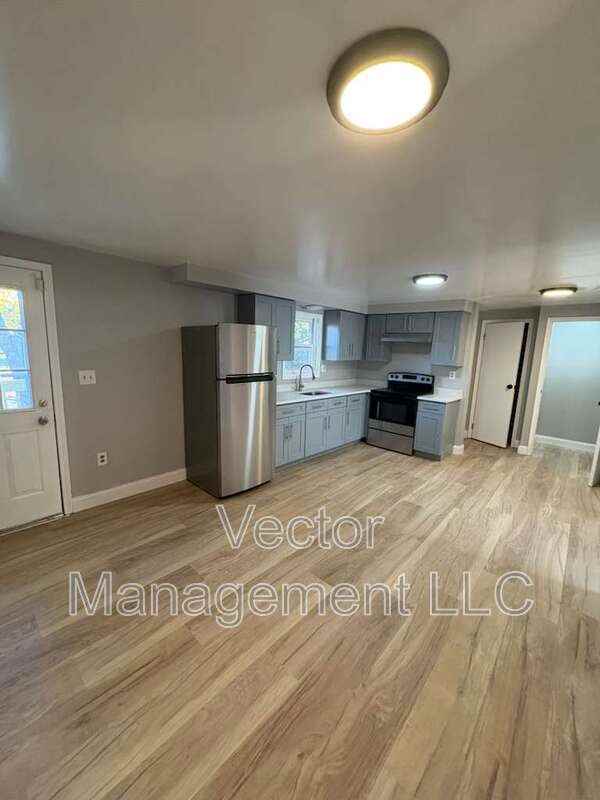 507 Howard Avenue - Photo 2 of 10