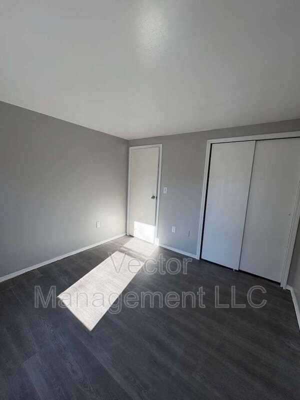 507 Howard Avenue - Photo 4 of 10