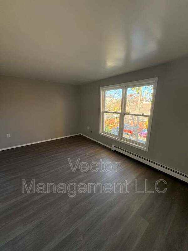 507 Howard Avenue - Photo 5 of 10