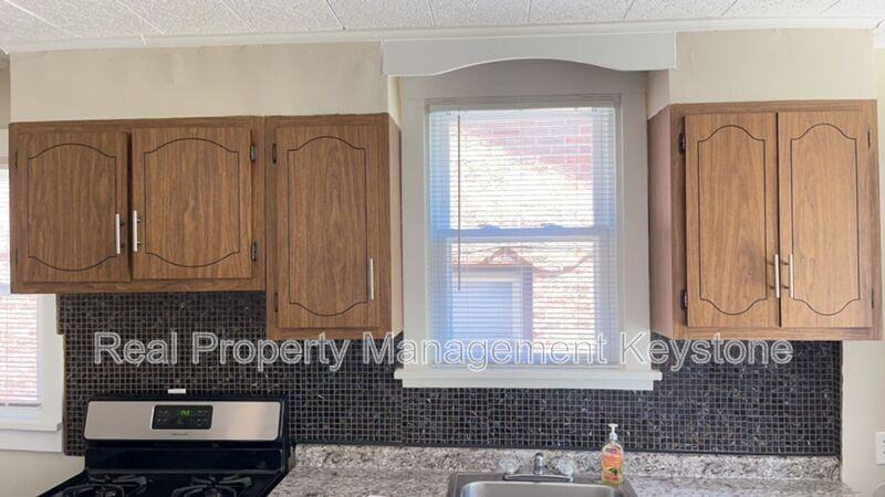 33 Merritt Ave - Photo 2 of 45