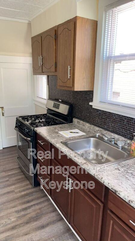 33 Merritt Ave - Photo 4 of 45