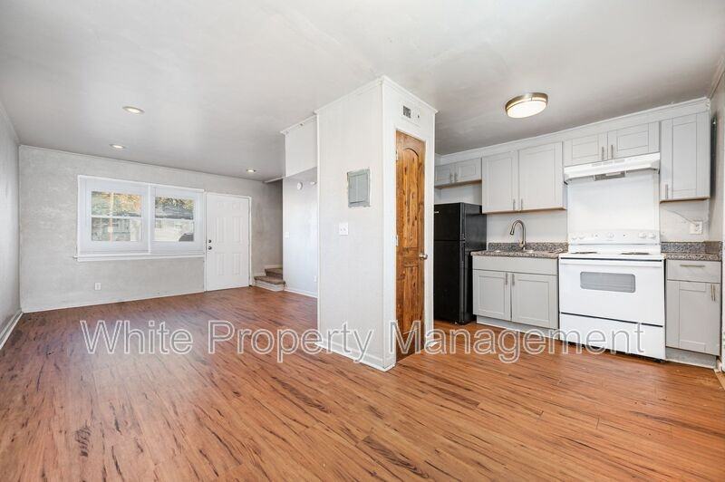 2407 Julia Avenue #3 - Photo 5 of 13