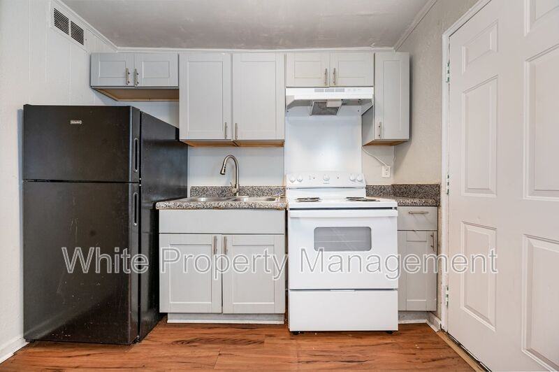 2407 Julia Avenue #3 - Photo 6 of 13