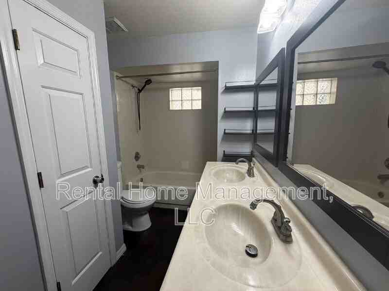 772 Olympic Cir ## H2 - Photo 6 of 14