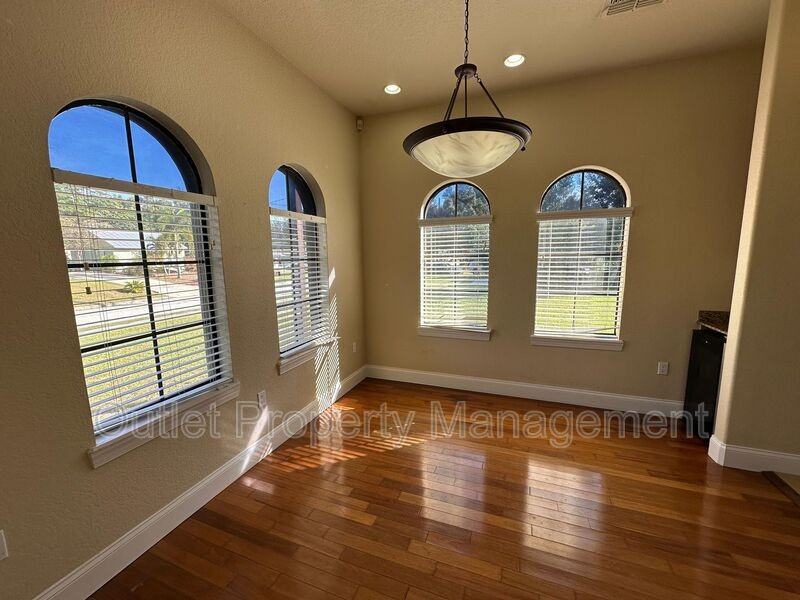 2005 Baylarian Blvd - Photo 3 of 20