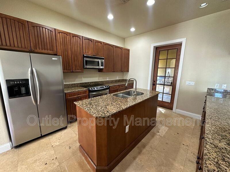 2005 Baylarian Blvd - Photo 5 of 20