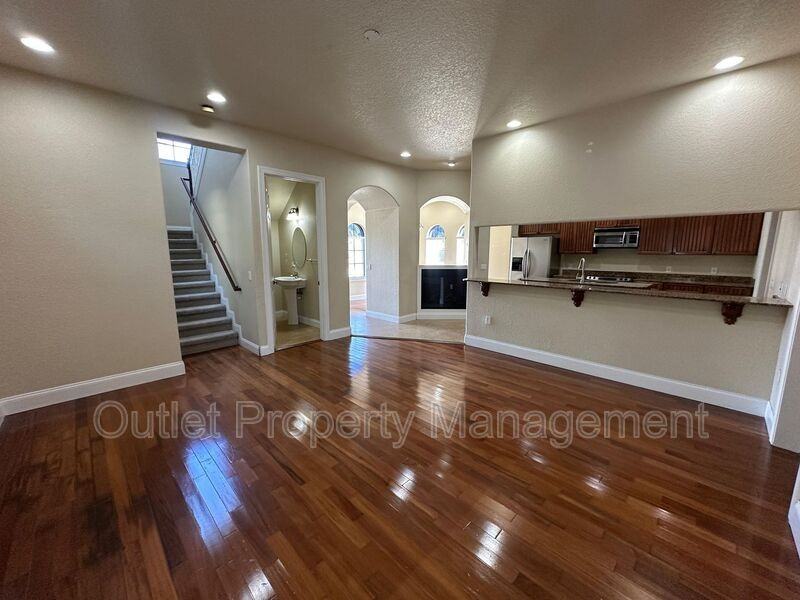 2005 Baylarian Blvd - Photo 7 of 20