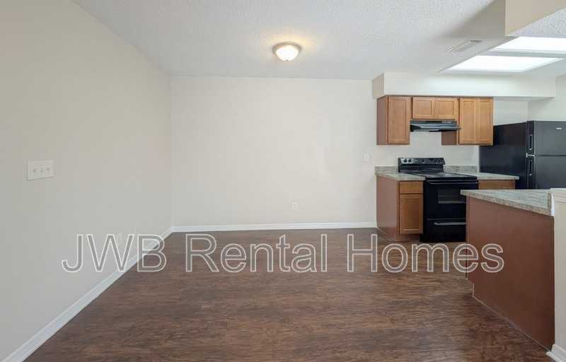 5647 Bryner Dr - Photo 5 of 14