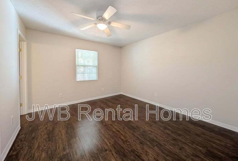 5647 Bryner Dr - Photo 7 of 14