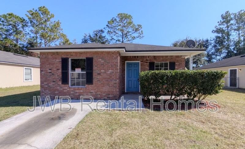 4373 Melissa Ct W - Photo 2 of 18