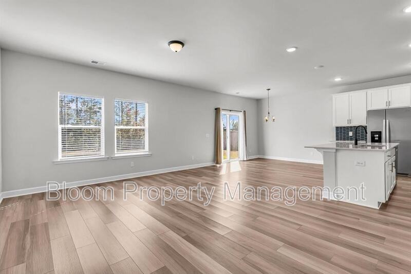 247 Lucca Dr - Photo 4 of 35