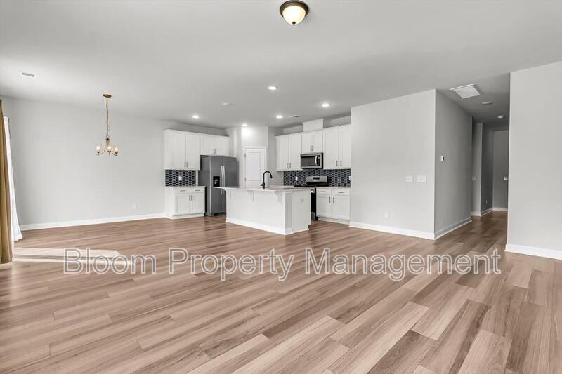 247 Lucca Dr - Photo 5 of 35