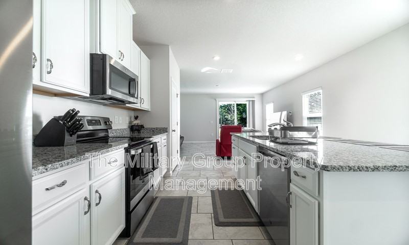 1121 Grand Cypress Ct - Photo 3 of 29