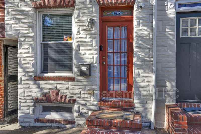 232 S Castle St - Photo 3 of 23