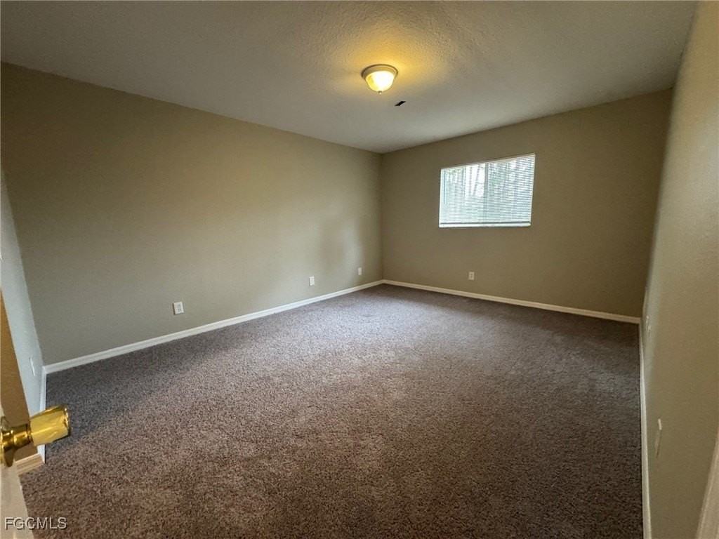 1010 Candlelight Dr - Photo 7 of 18