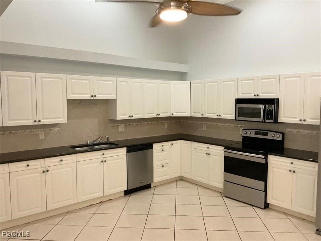 3216 Sw 7th Pl - Photo 3 of 17