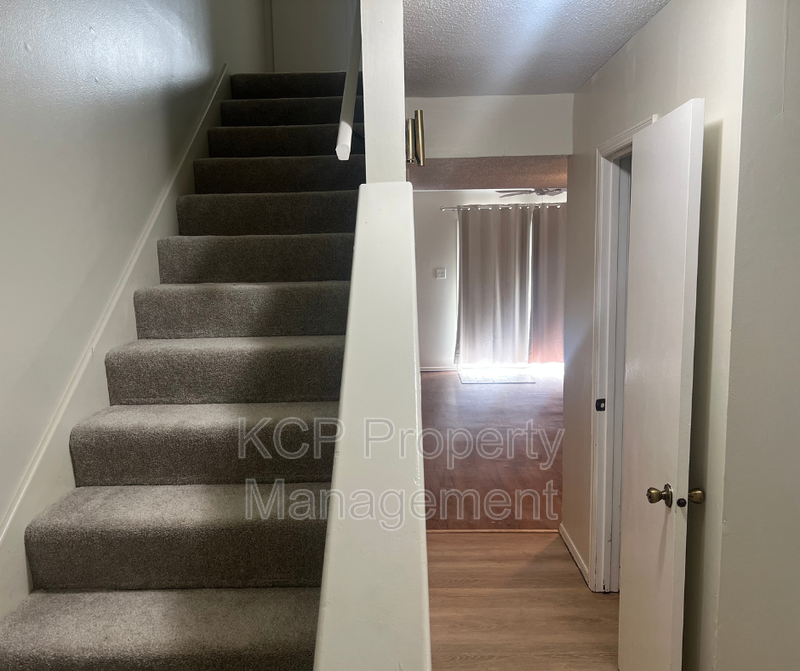 2818 S O St - Photo 2 of 7