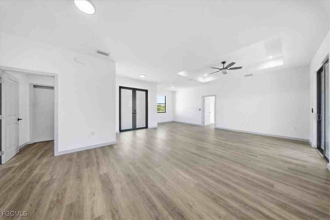 1024 Halby Avenue - Photo 4 of 36