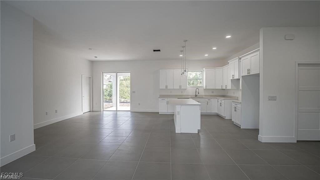 744 Clancy St E - Photo 4 of 14