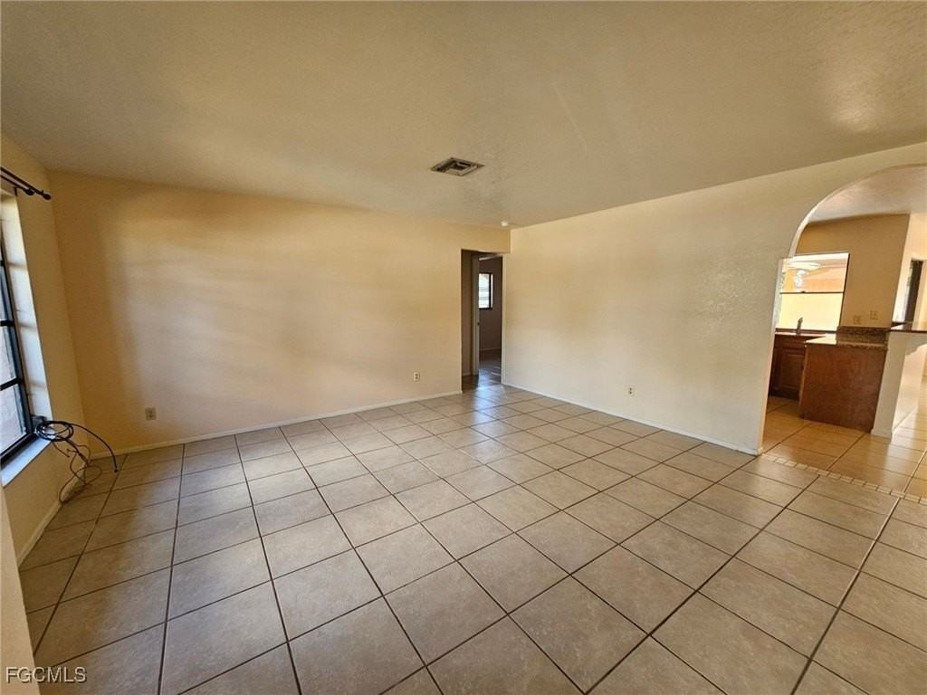 1206 Se 36th Ter - Photo 3 of 20