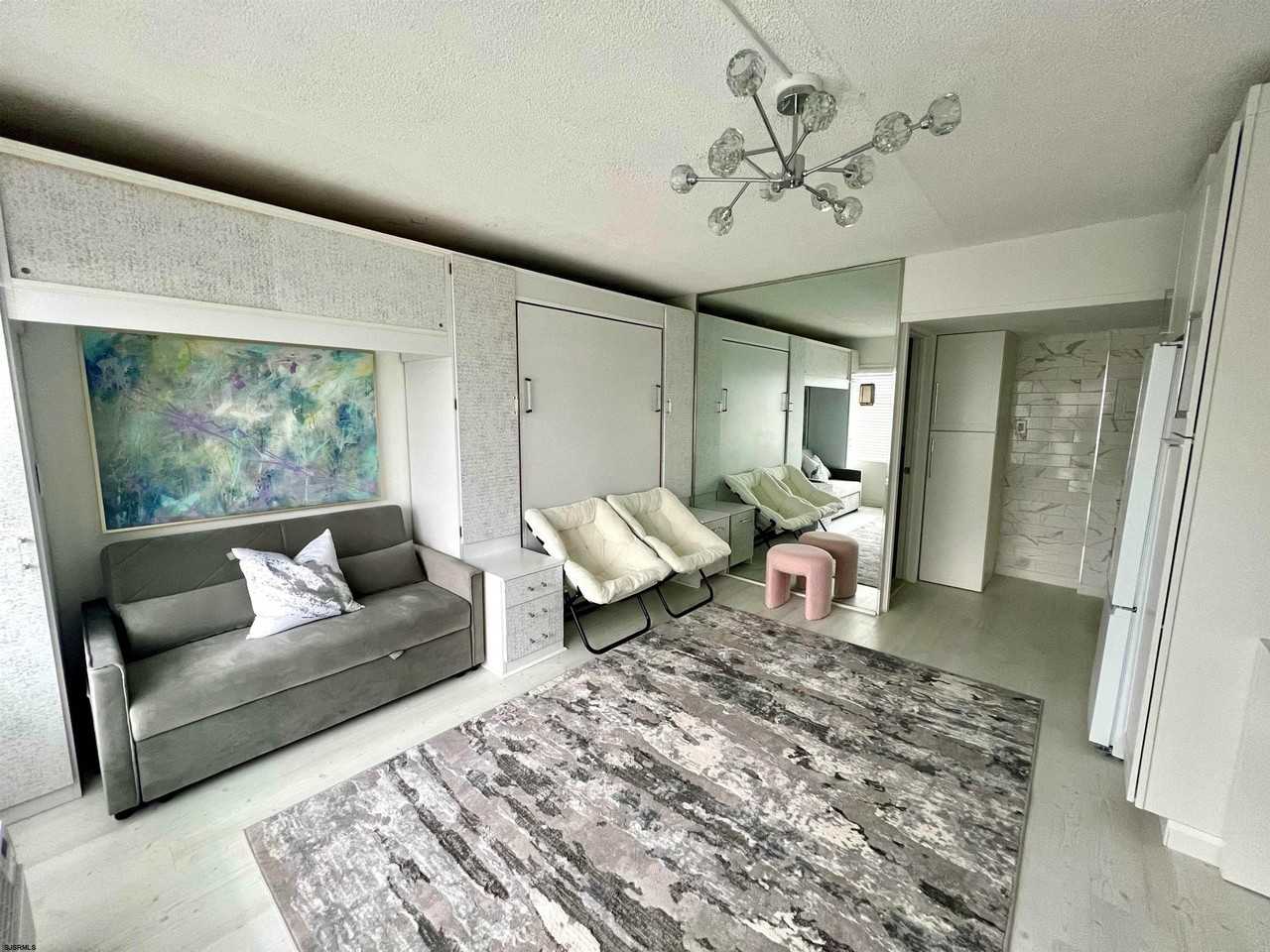 3501 3501 Boardwalk #B206 - Photo 2 of 7