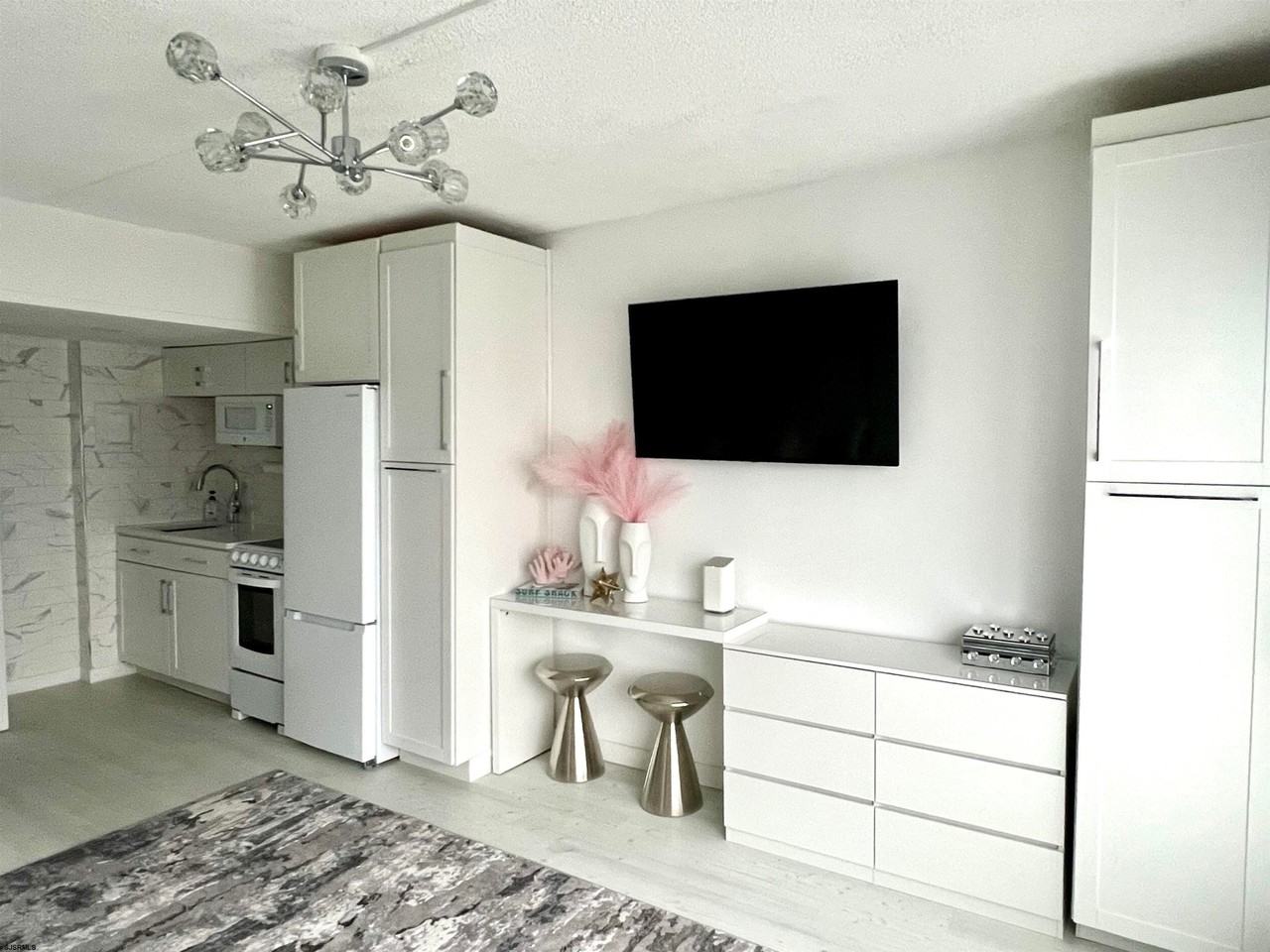 3501 3501 Boardwalk #B206 - Photo 3 of 7