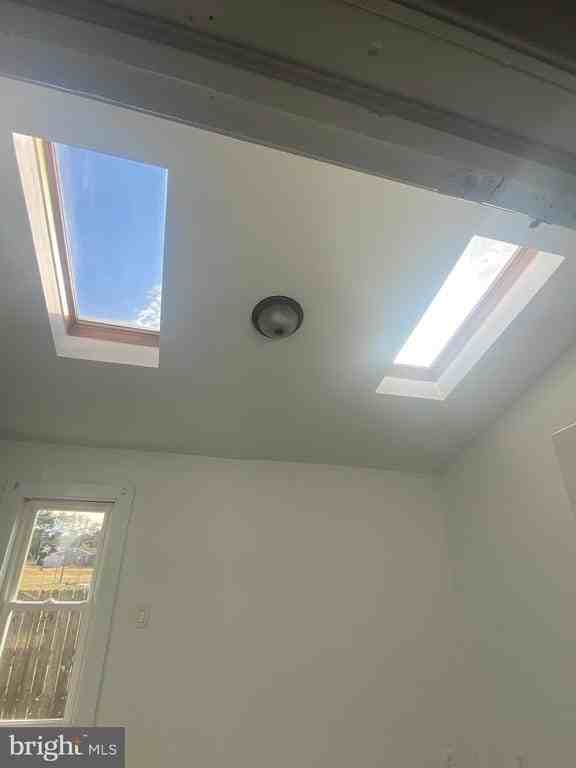 5 Farragut Ct - Photo 3 of 13