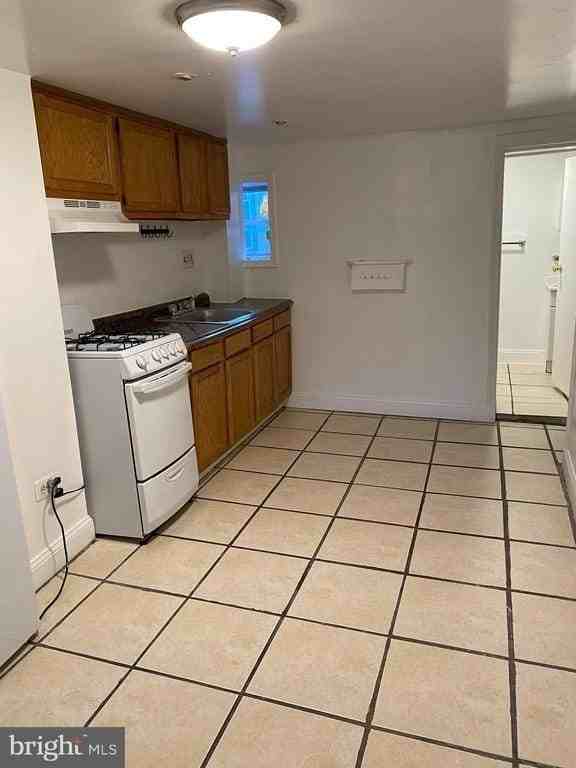 1012 S 12th St #3 - Photo 4 of 11