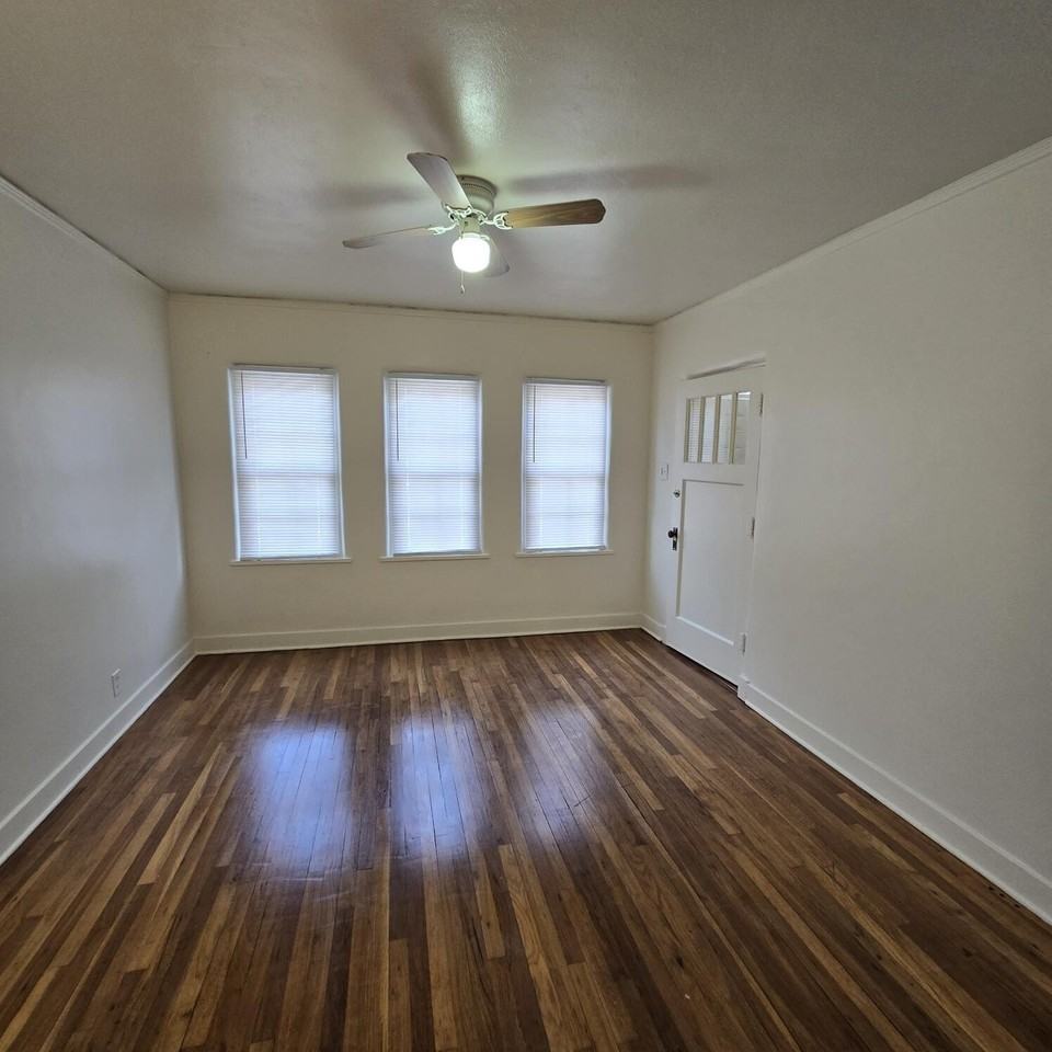 2132 Gold Ave Se - Photo 6 of 25