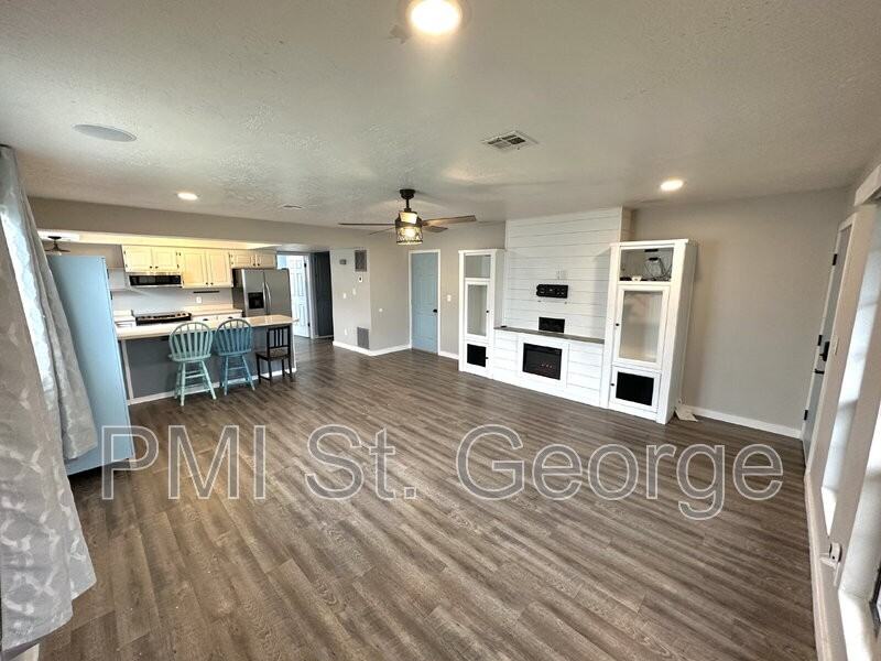 460 S Main St #20 - Photo 3 of 22