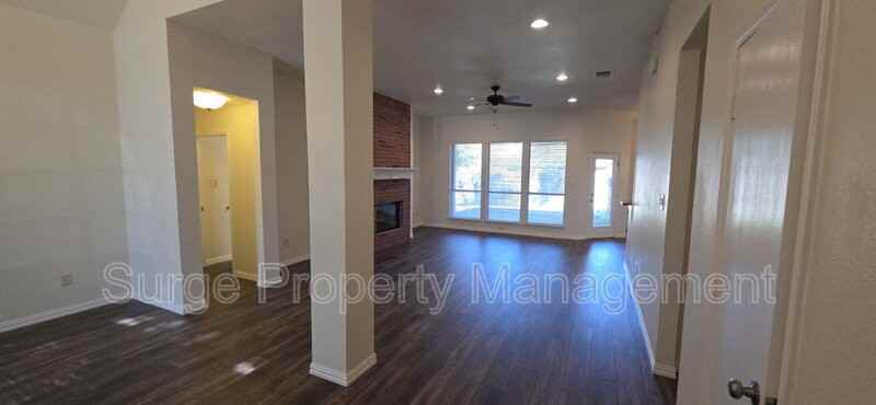 629 Dorchester Ln - Photo 3 of 50