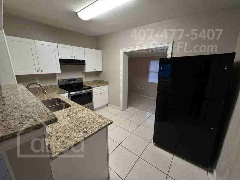 4802 Burgundy Ln - Photo 3 of 15