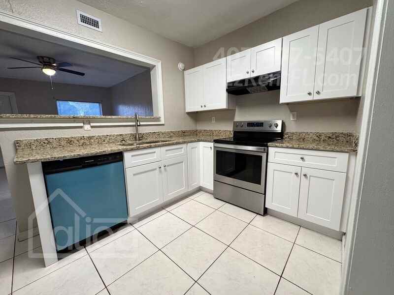 4802 Burgundy Ln - Photo 4 of 15