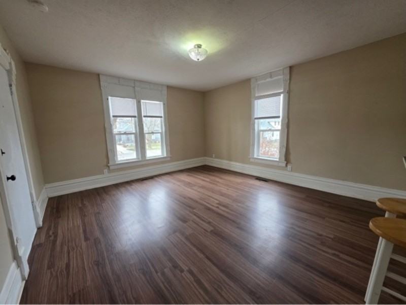 424 West 8th Street - Photo 3 of 8