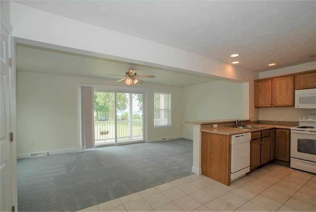 808 W 2nd St Apt 1 #1 - Photo 2 of 14