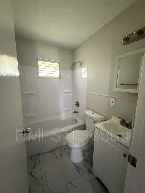 205 Grampian Rd - Photo 2 of 9