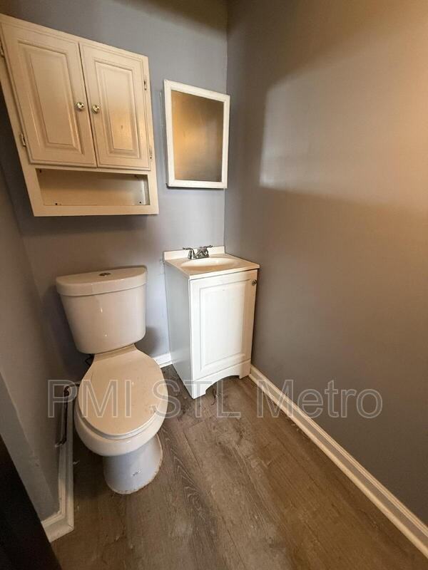 705 Beardsley Court - Photo 3 of 9