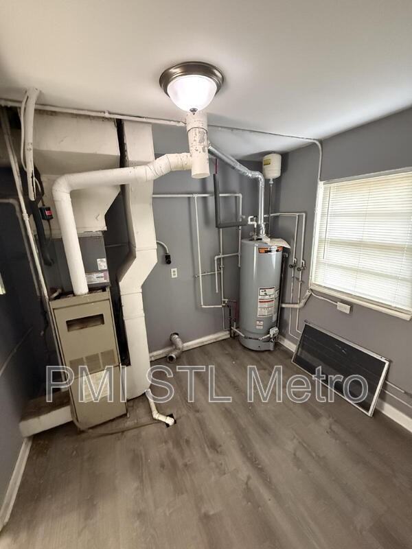 705 Beardsley Court - Photo 4 of 9