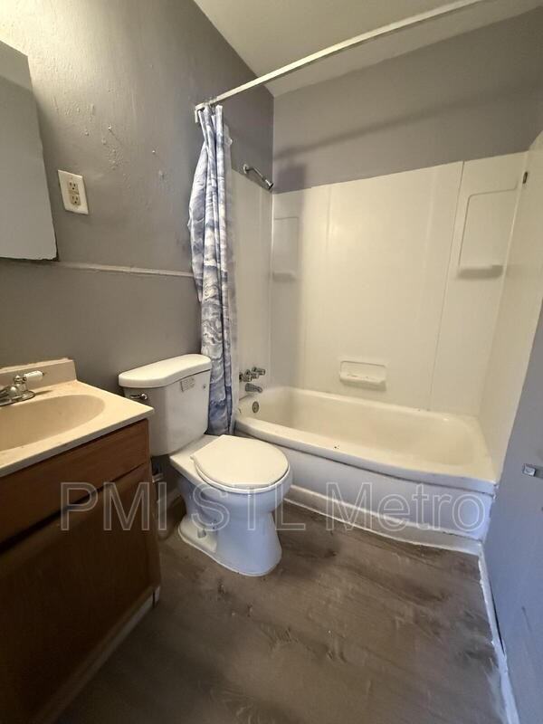 705 Beardsley Court - Photo 6 of 9