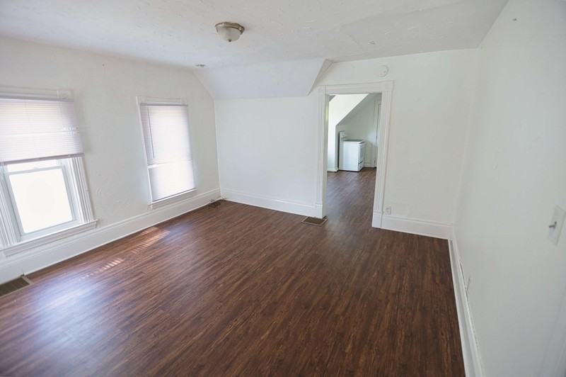 1027 Fulton St E #2 - Photo 4 of 6