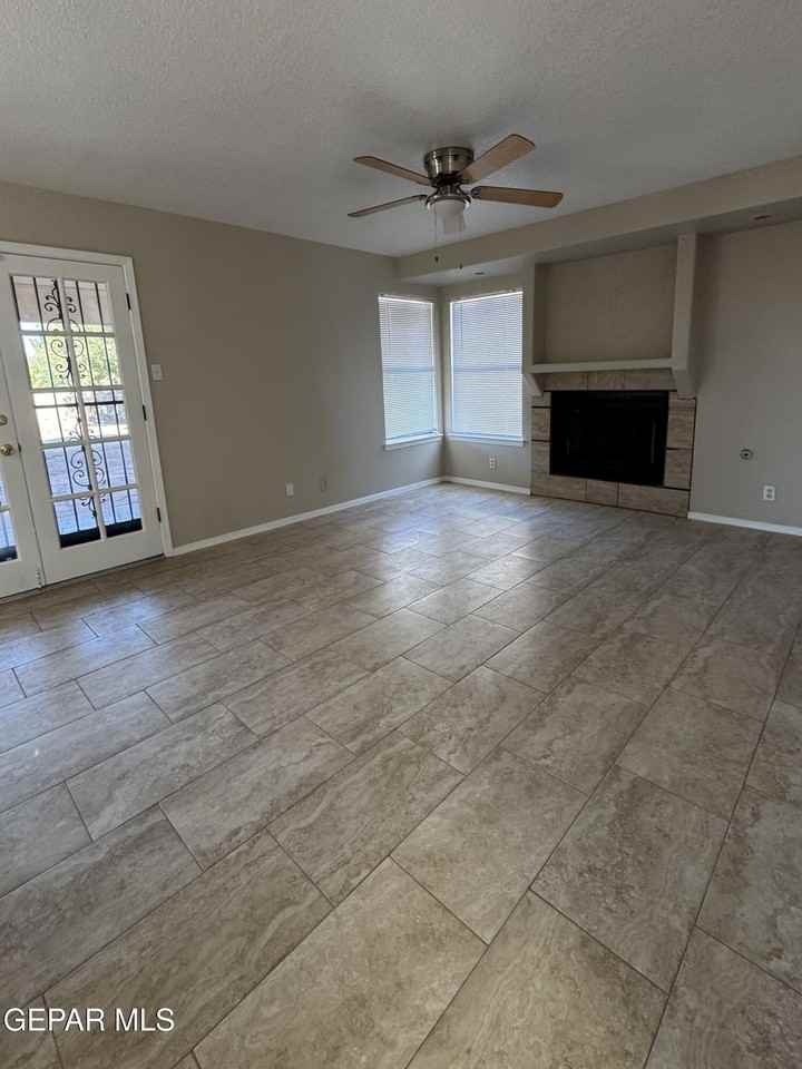 1801 Garden Gate Way - Photo 5 of 29