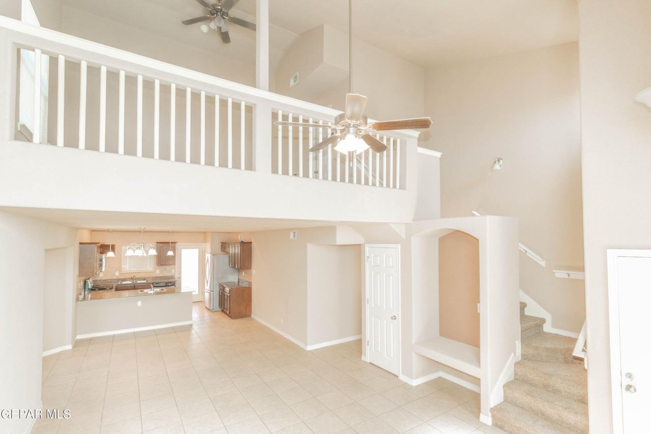 14529 Jesus Almeida Avenue - Photo 5 of 43