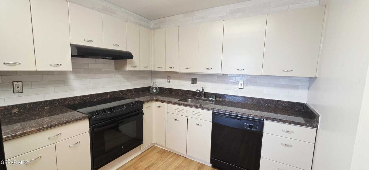 1800 N Stanton St Apt 604 #604 - Photo 6 of 10