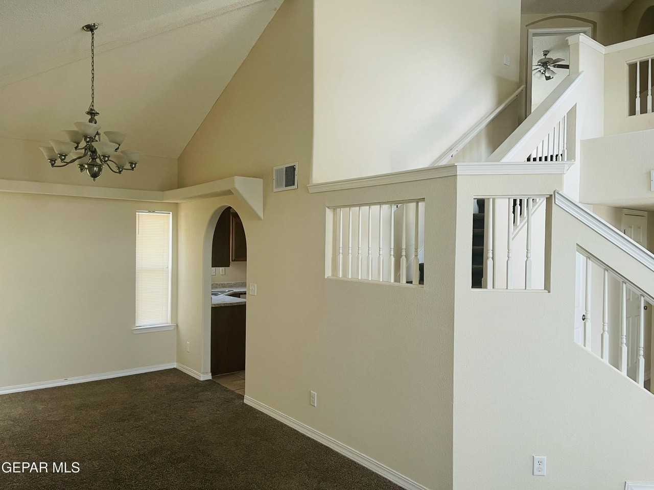 1513 Prickley Pear Dr - Photo 3 of 17