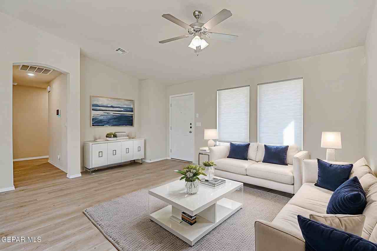 14321 Paraiso Dr - Photo 5 of 25