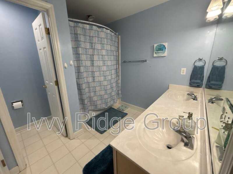 16020 Virginia Lee Ct - Photo 3 of 8