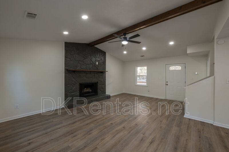 5081 Hubert Dr - Photo 7 of 32